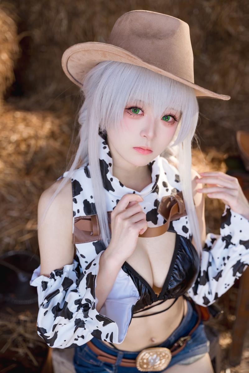 [Cosplay] 九柒喵 – 碧蓝航线 法戈 纯白热潮