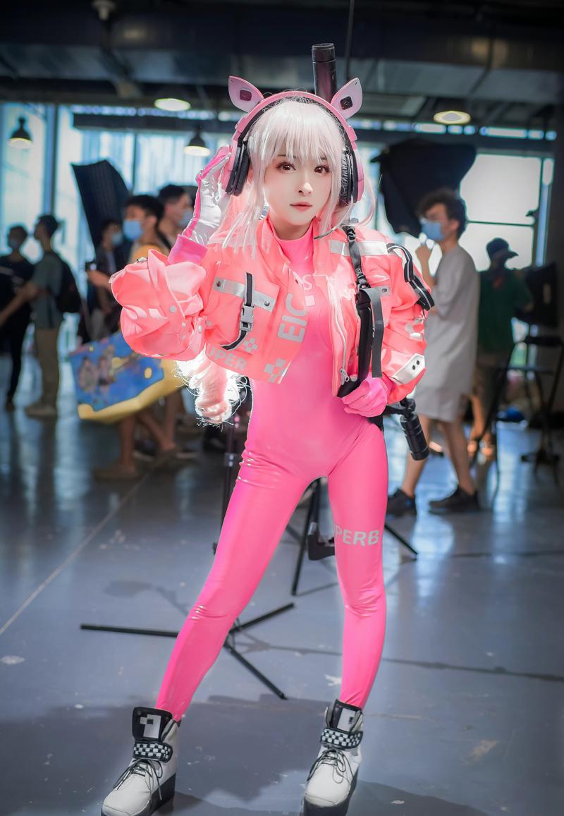 [Cosplay] 九九八吖 萤火虫漫展 NIKKE 胜利女神 爱丽丝